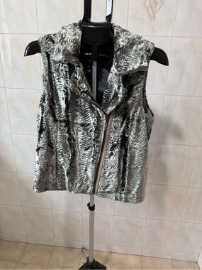 Shimmery Crush velvet Faux Fur Zip Vest